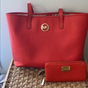Michael Kors Tote Bag With Matching Wallet
